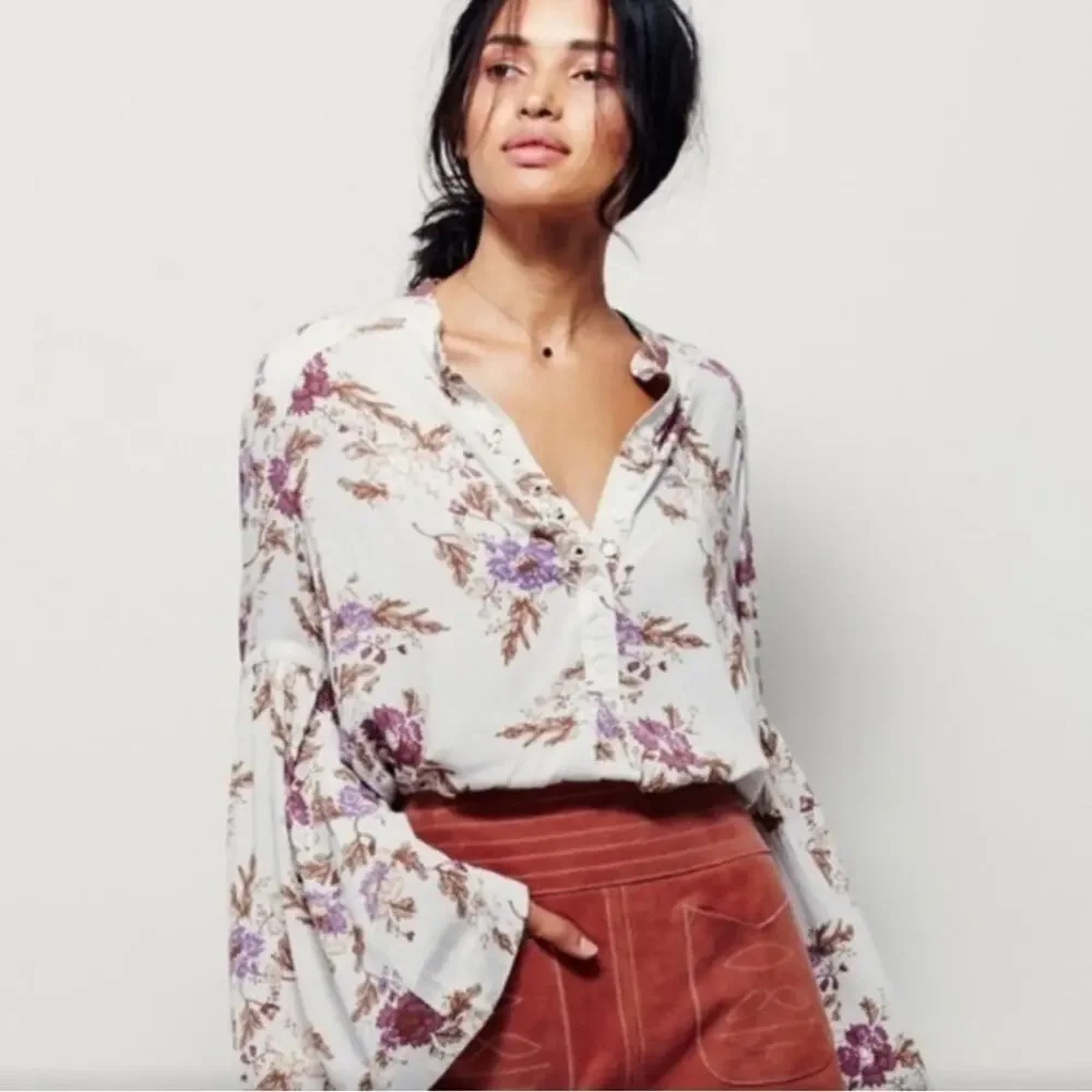 Free People Floral Bell Sleeves Henley Boho Blouse Size S Fairy Whimsical Rayon - Picture 4 of 9